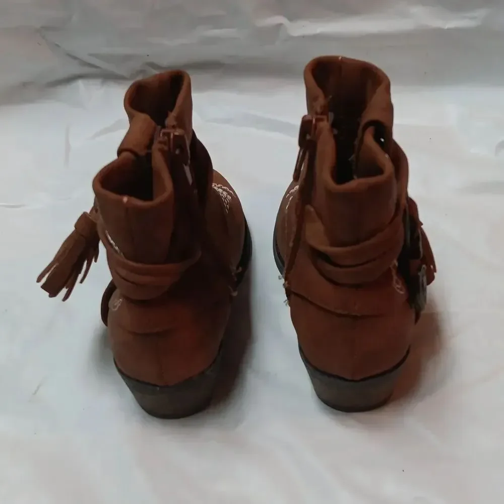 Madden Girl Mini Cowgirl Tan Suede Ankle Boots with Embroidery Size 6